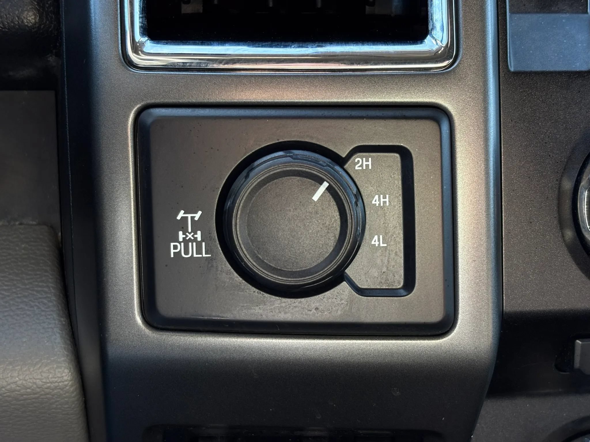Used 2018 Ford F250 XLT w/ XLT Premium Package AWD/4WD image 37