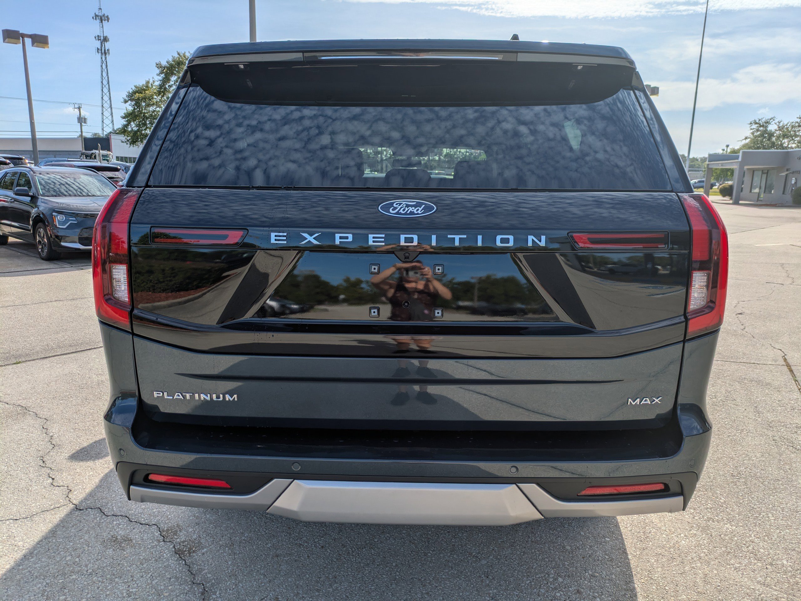 New 2025 Ford Expedition Max Platinum w/ Driver's Package image 5