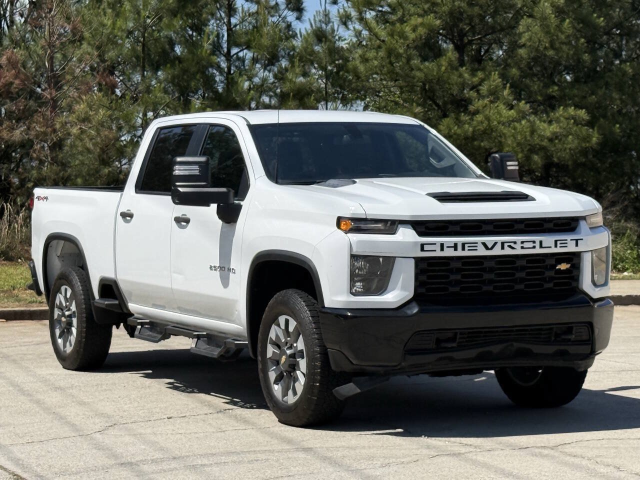 Used 2022 Chevrolet Silverado 2500 Custom w/ Custom Convenience Package AWD/4WD image 3