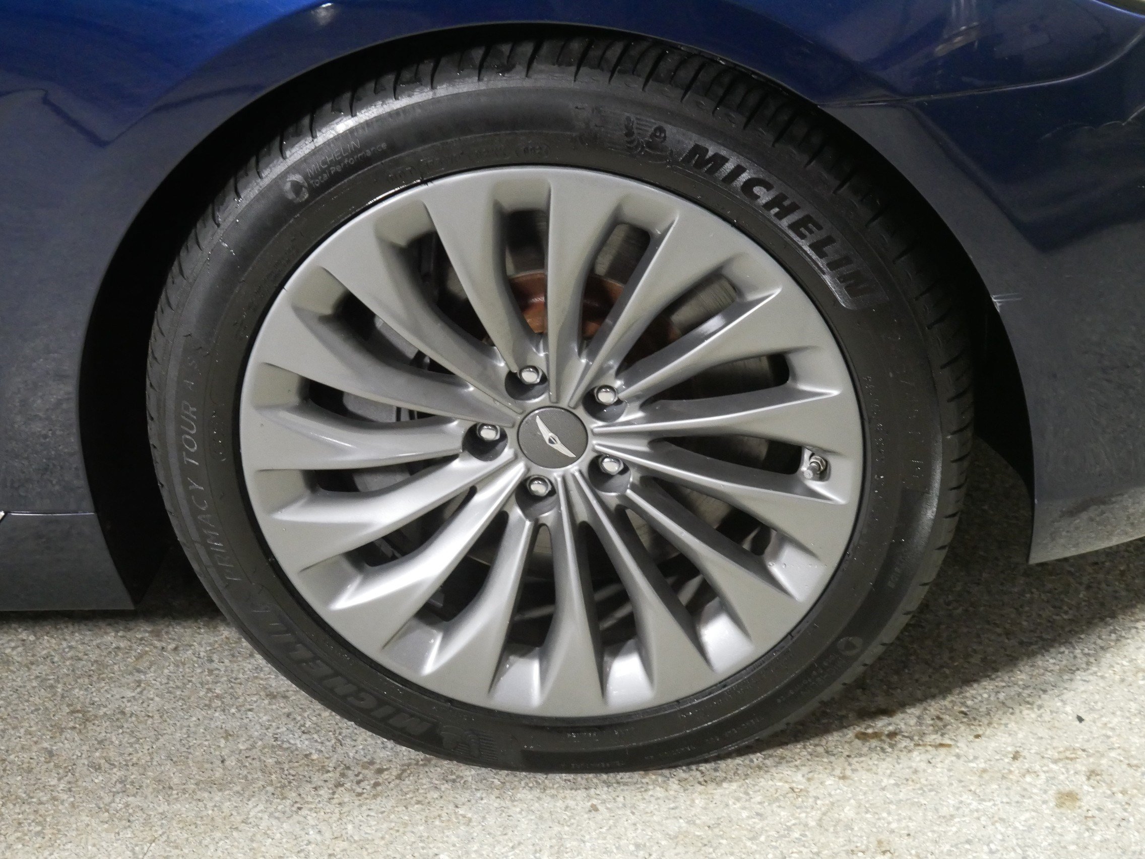 Used 2018 Genesis G90 3.3T Premium AWD/4WD image 15
