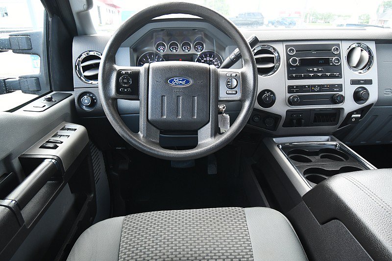 Used 2015 Ford F250 XLT w/ XLT Premium Package AWD/4WD image 13