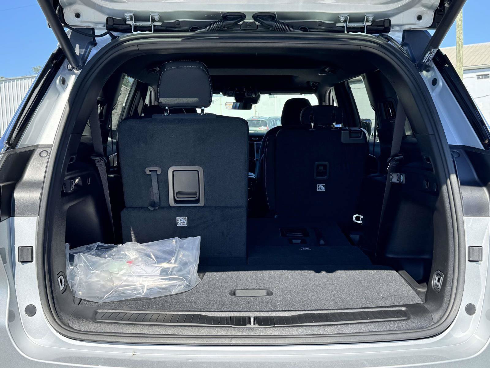 New 2025 Jeep Grand Cherokee L Laredo w/ Luxury Tech Group I AWD/4WD image 17