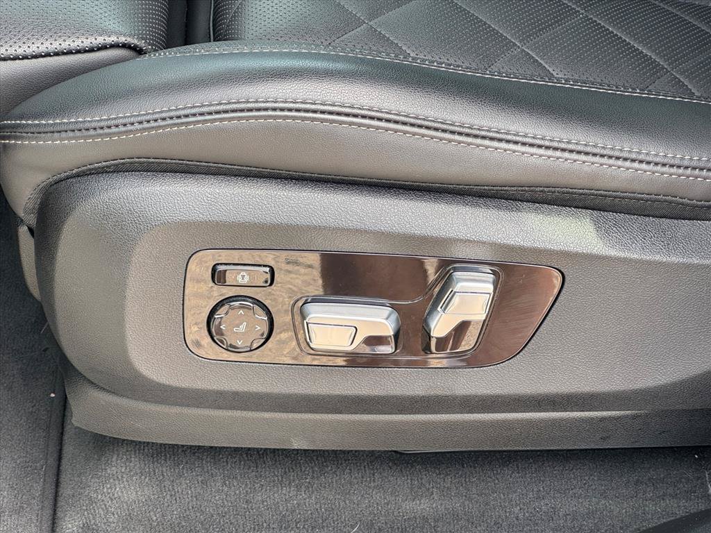 Used 2024 BMW X5 xDrive40i w/ Premium Package AWD/4WD image 11