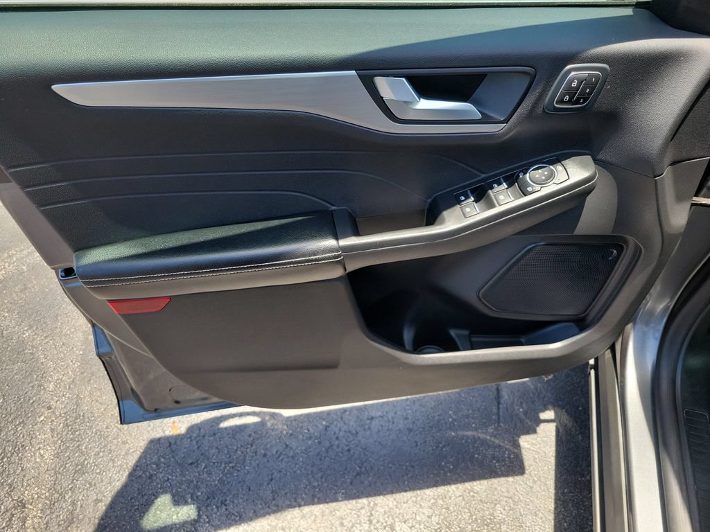 Used 2023 Ford Escape Platinum FWD image 26