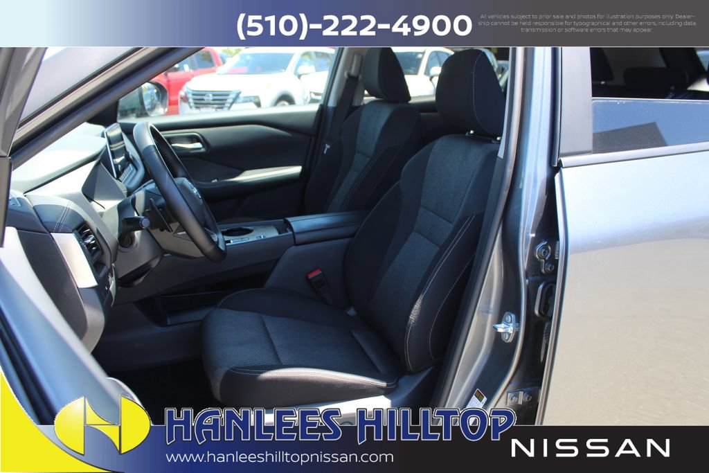 Used 2025 Nissan Rogue SV FWD image 13