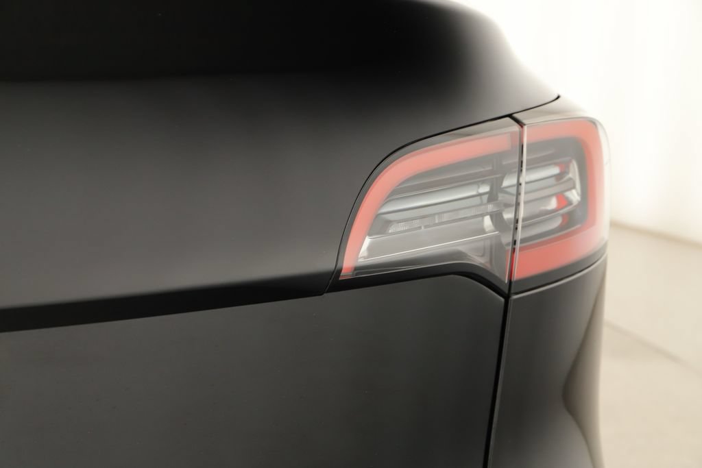 Used 2023 Tesla Model Y Performance AWD/4WD image 33