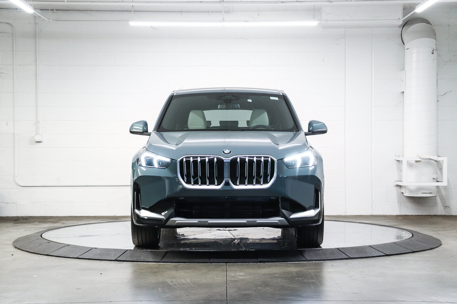 New 2026 BMW X1 xDrive28i w/ Technology Package AWD/4WD image 2
