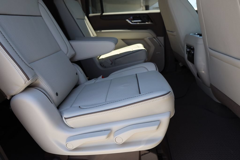 New 2026 GMC Yukon XL Denali AWD/4WD image 18