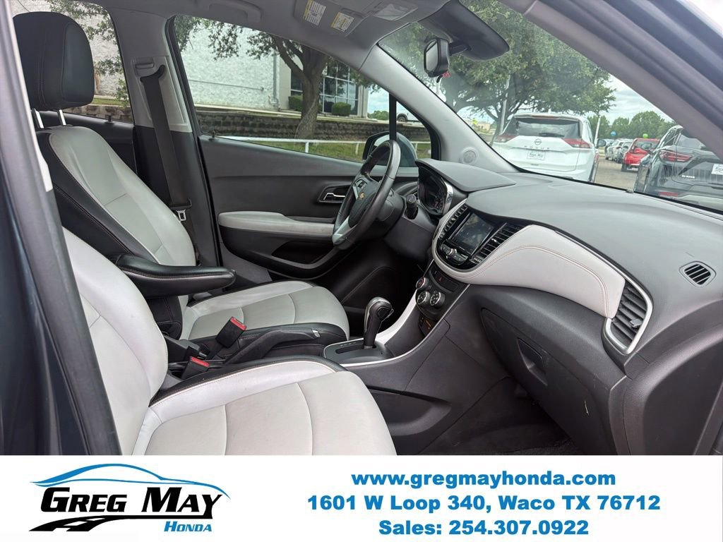 Used 2021 Chevrolet Trax LT w/ Premium Seat Package FWD image 30