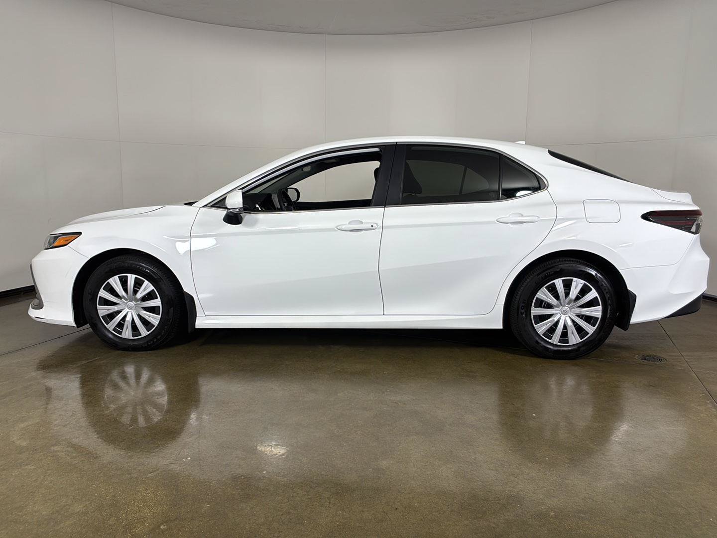 Used 2023 Toyota Camry LE FWD image 22