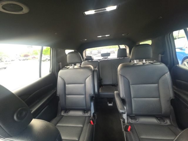 Used 2025 Chevrolet Traverse LT AWD/4WD image 23