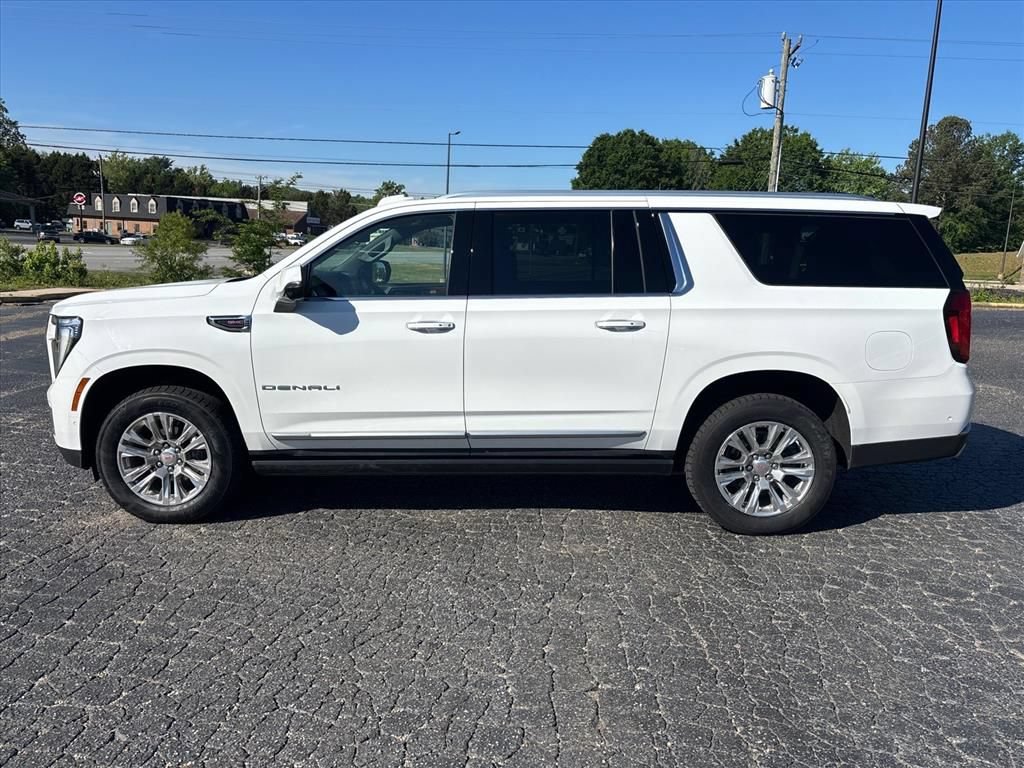 Used 2026 GMC Yukon XL Denali w/ Sun & Power Step Package AWD/4WD image 4