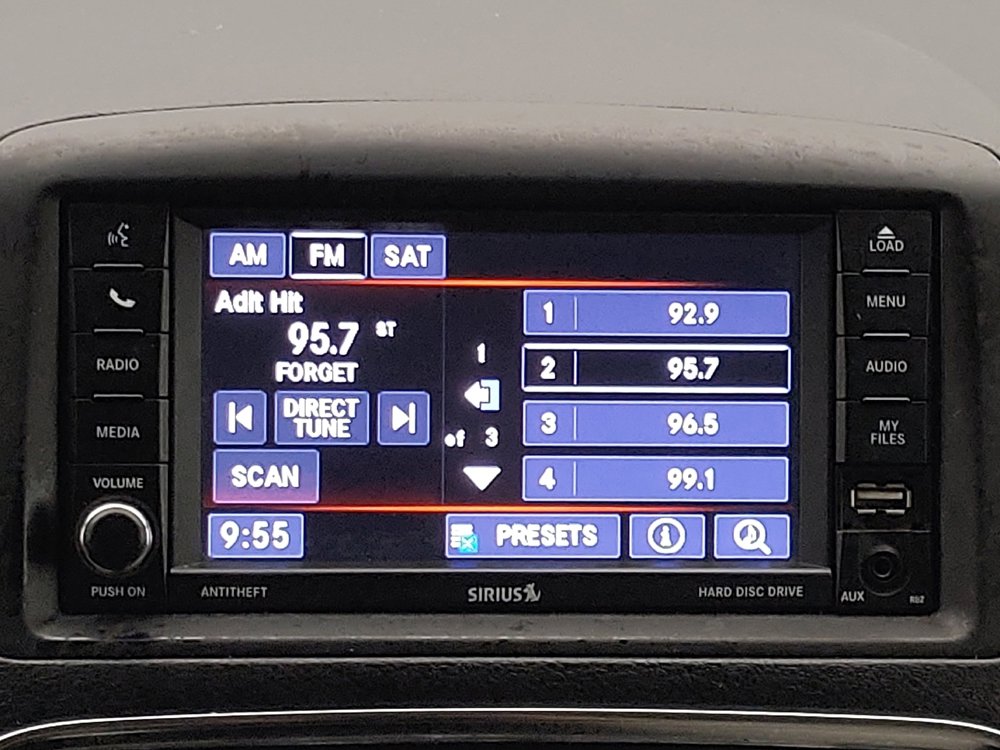 Used 2018 Dodge Grand Caravan SE w/ UConnect Hands-Free Group image 25