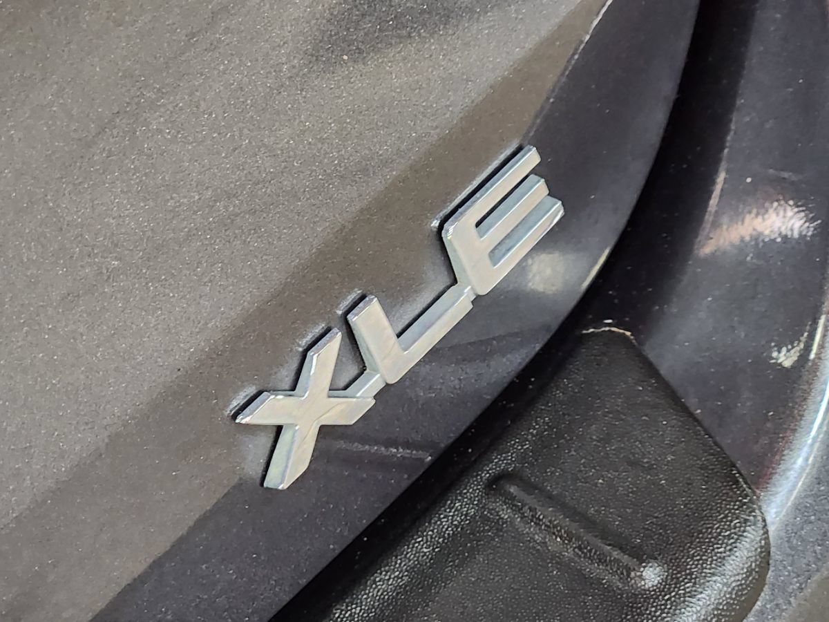 Used 2022 Toyota Highlander XLE FWD image 26