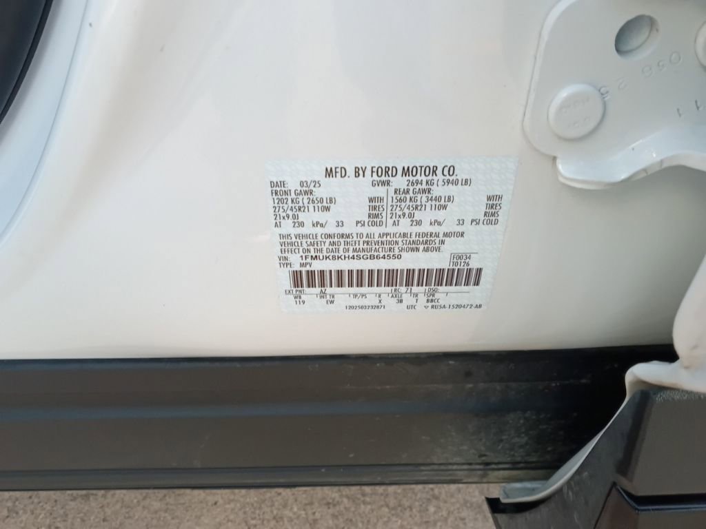 Used 2025 Ford Explorer ST-Line w/ ST-Line Street Pack AWD/4WD image 3