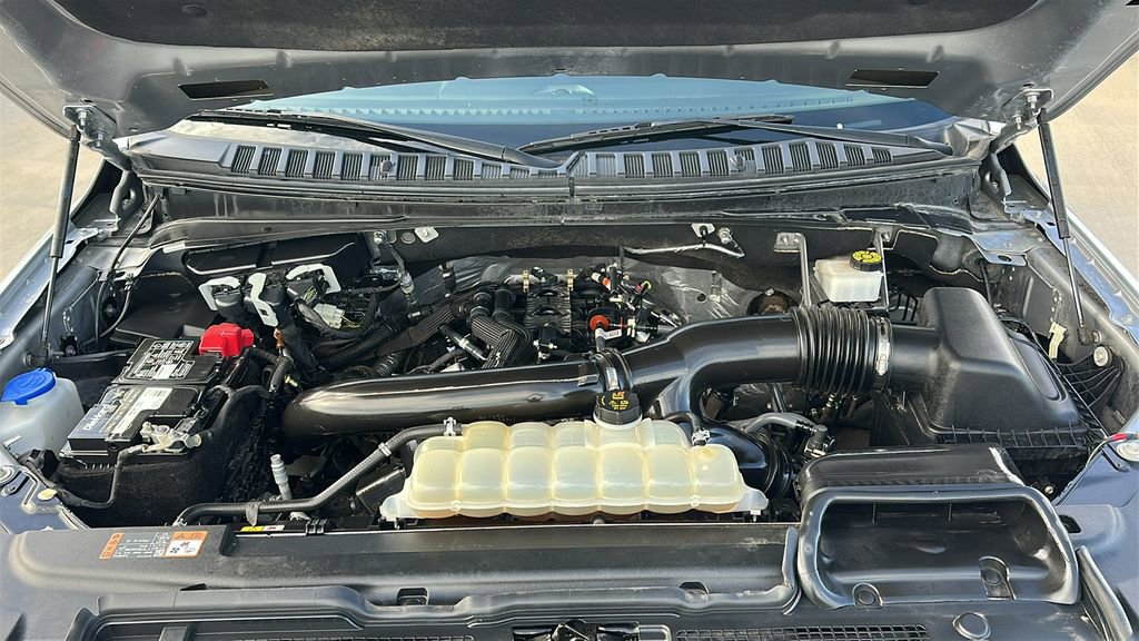 Used 2022 Ford Expedition XLT image 3