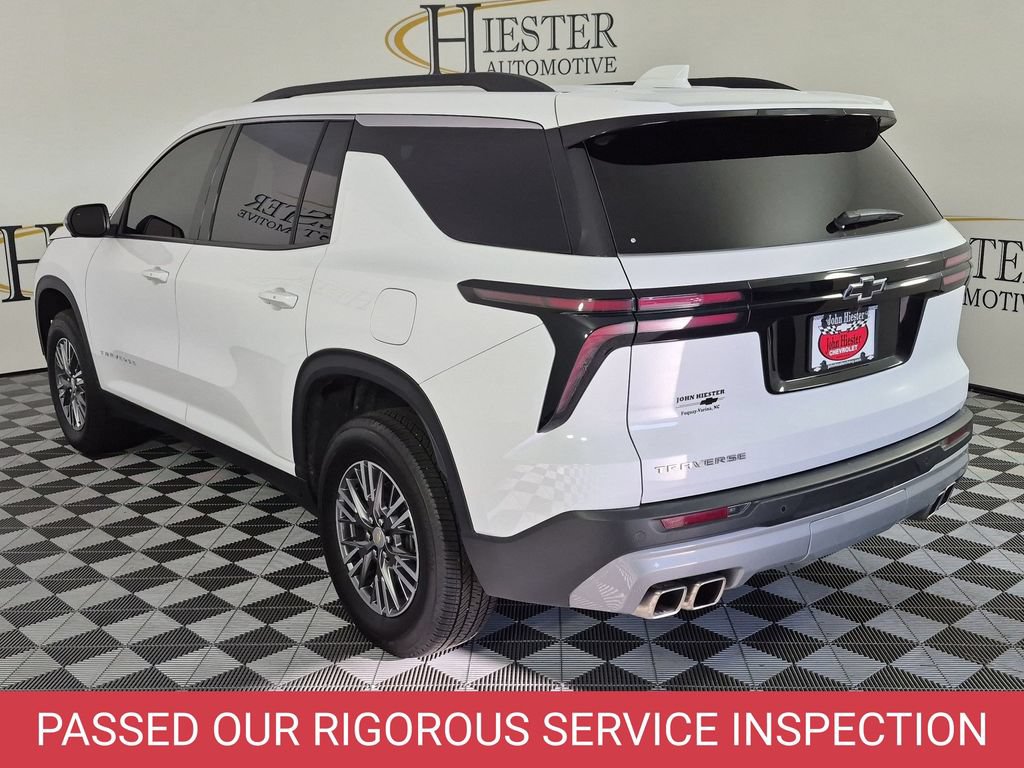 Used 2025 Chevrolet Traverse LT w/ Driver Confidence Package FWD image 6