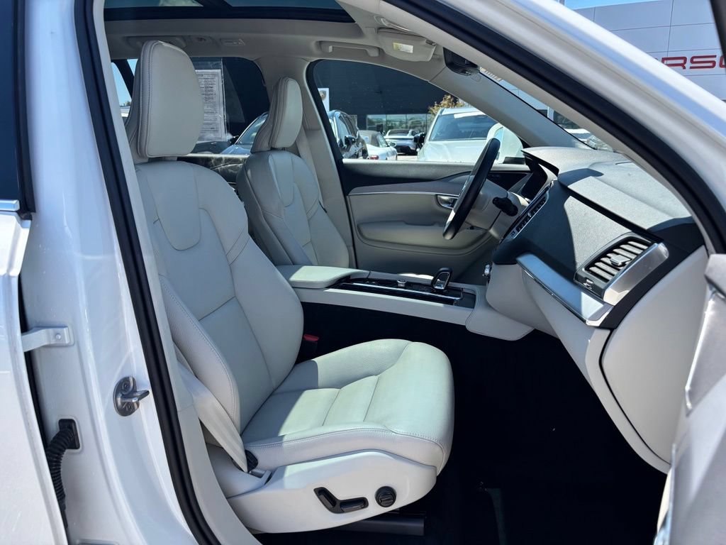 Used 2024 Volvo XC90 B5 Core w/ Climate Package AWD/4WD image 19