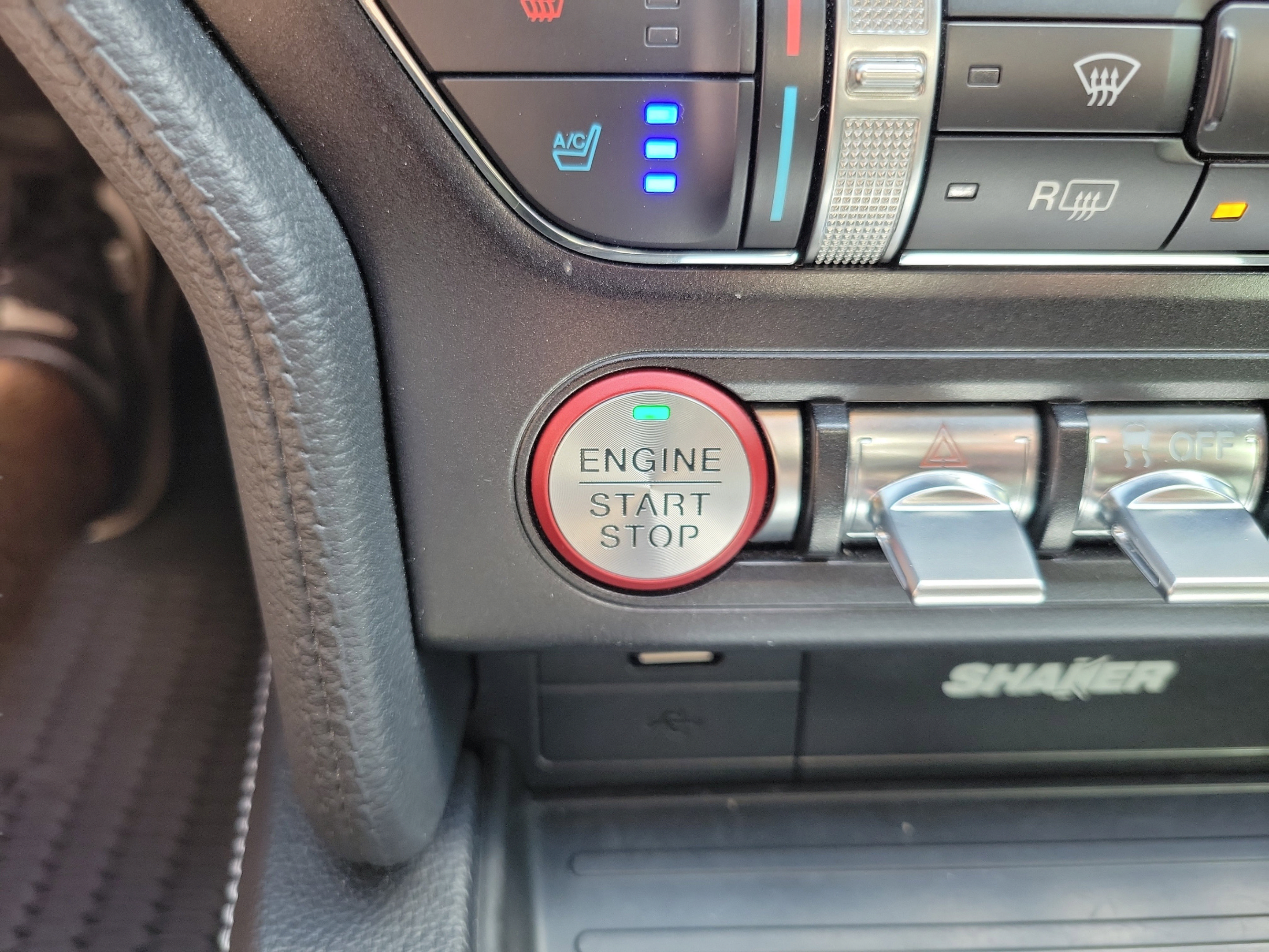 Used 2018 Ford Mustang GT Premium w/ Equipment Group 401A RWD image 8