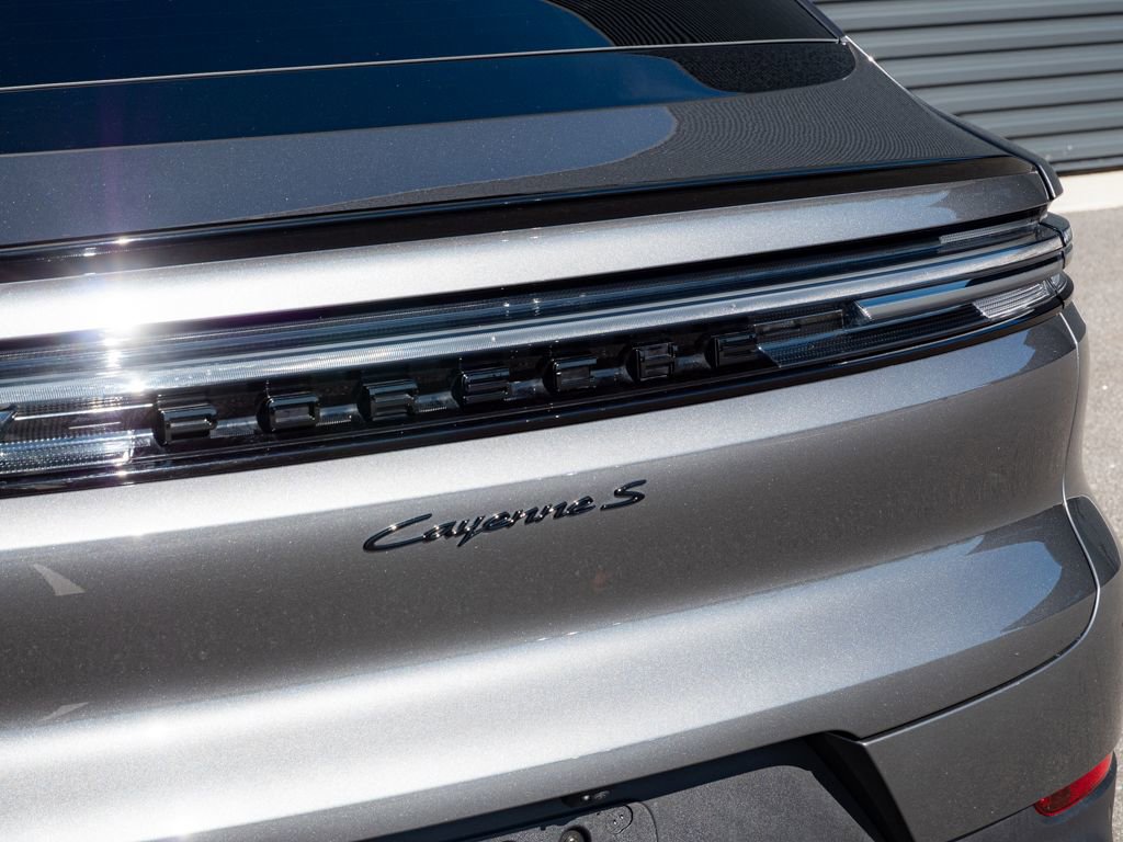 Used 2024 Porsche Cayenne S image 40