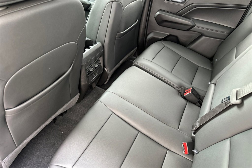 New 2025 GMC Canyon Elevation w/ Convenience Package image 10