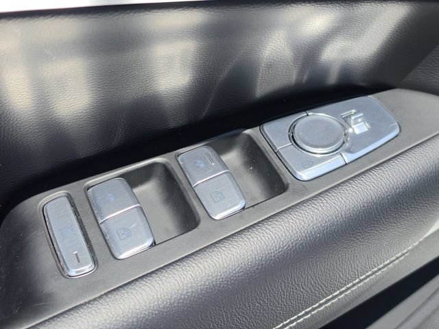 Used 2025 Genesis G70 2.5T AWD/4WD image 27