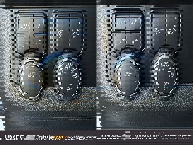 Used 2023 Chevrolet Suburban Premier image 24