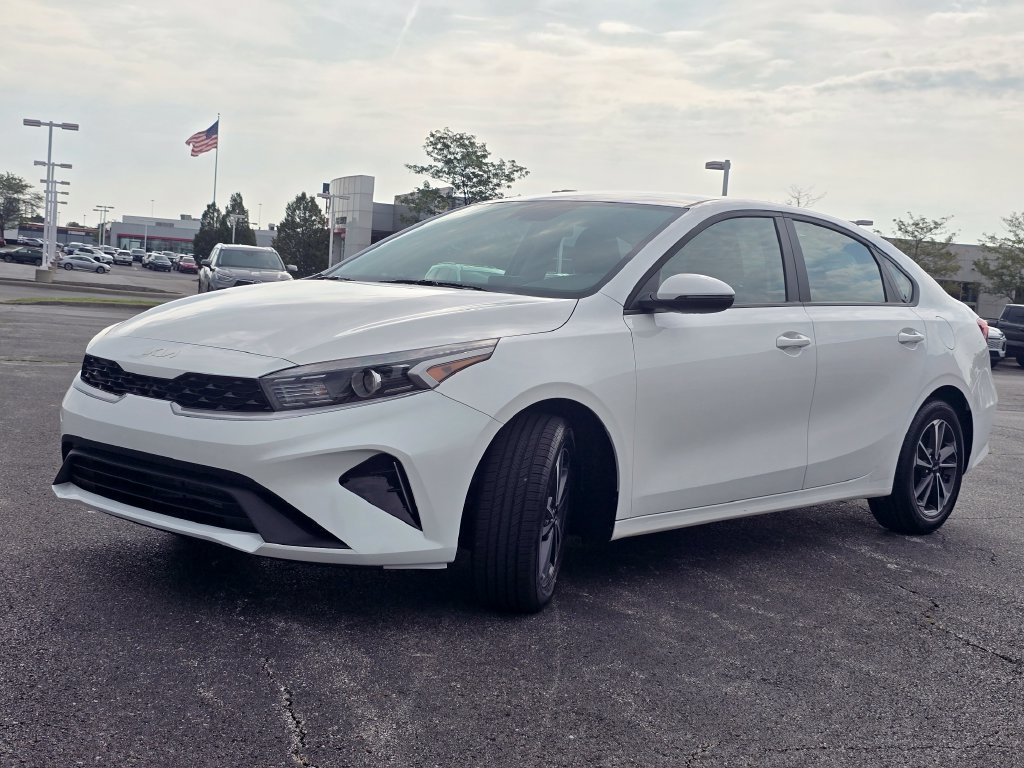 Used 2024 Kia Forte LXS w/ LXS Technology Package FWD image 10
