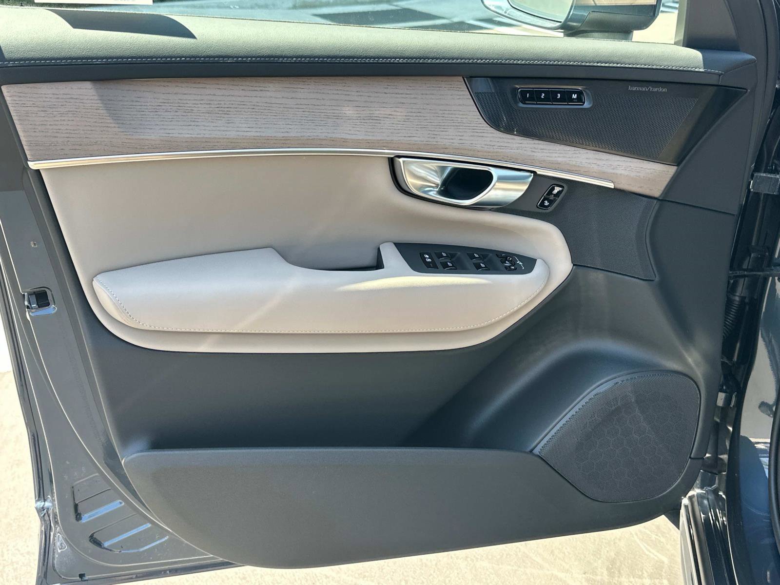 New 2026 Volvo XC90 T8 Plus image 11
