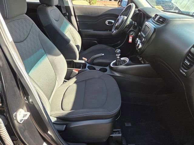 Used 2019 Kia Soul image 16