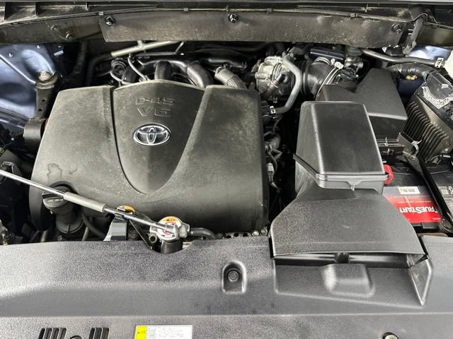 Used 2019 Toyota Highlander Limited Platinum AWD/4WD image 10