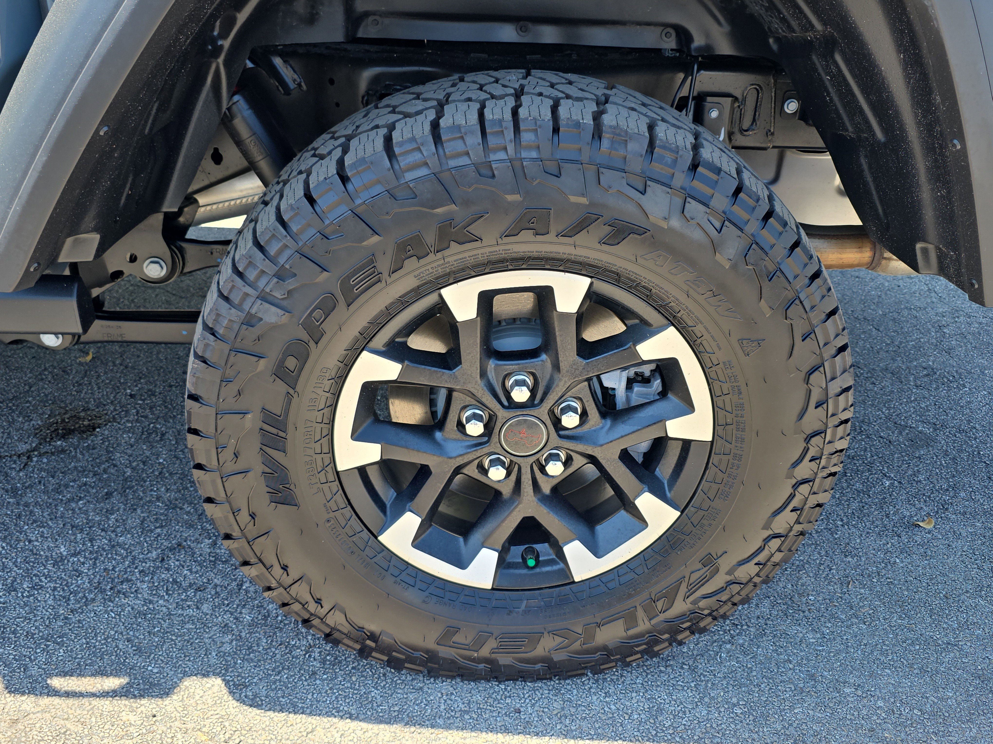Used 2026 Jeep Gladiator Rubicon AWD/4WD image 11