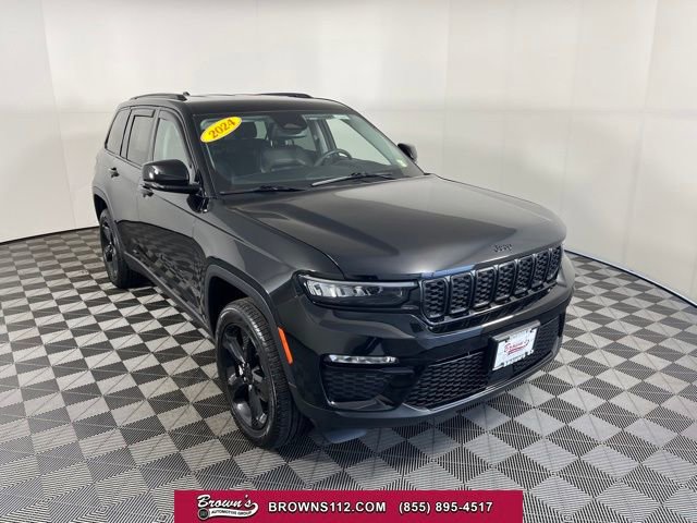 Used 2024 Jeep Grand Cherokee Limited w/ Black Appearance Package