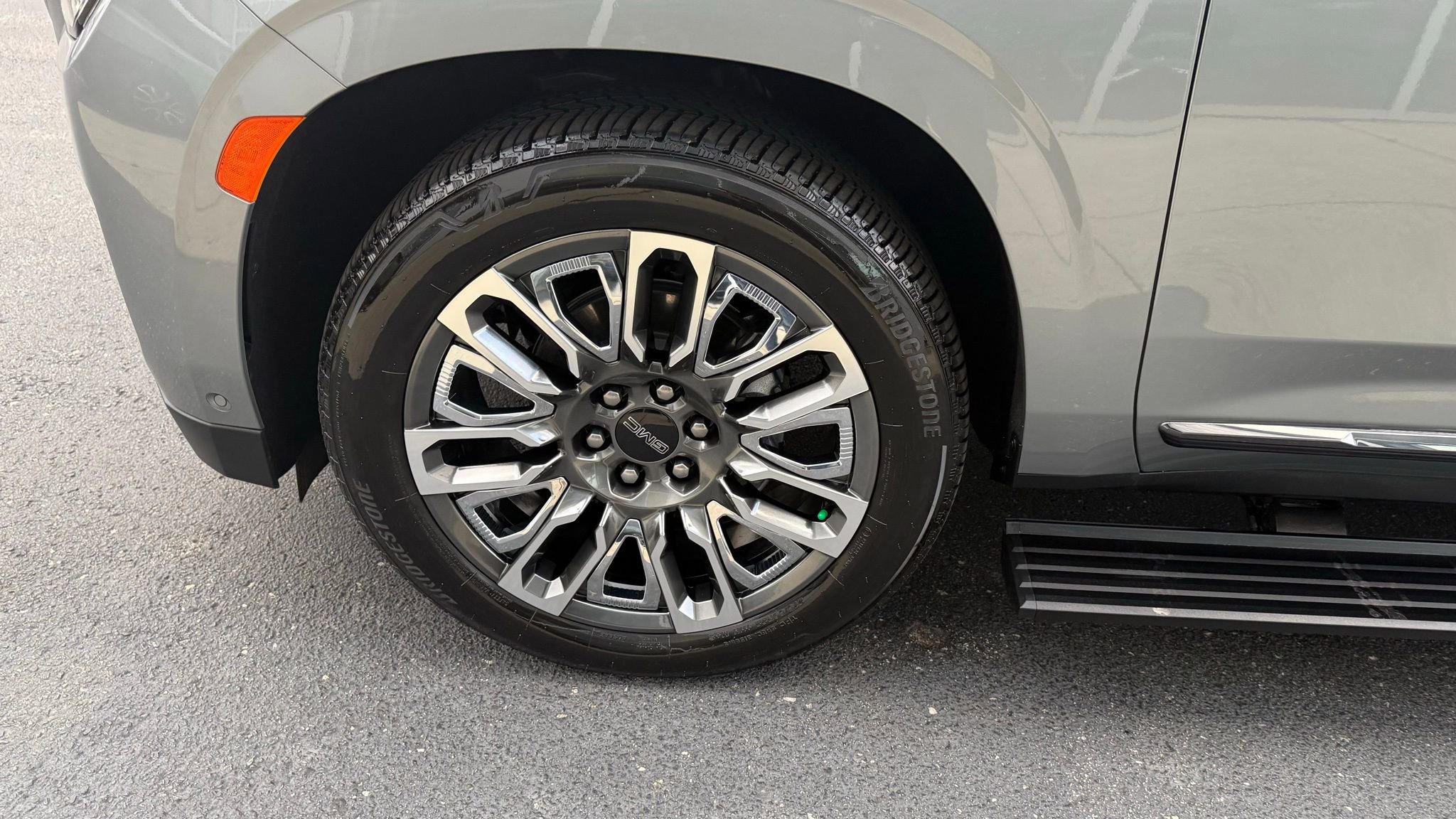 Used 2024 GMC Yukon XL Denali Ultimate image 19