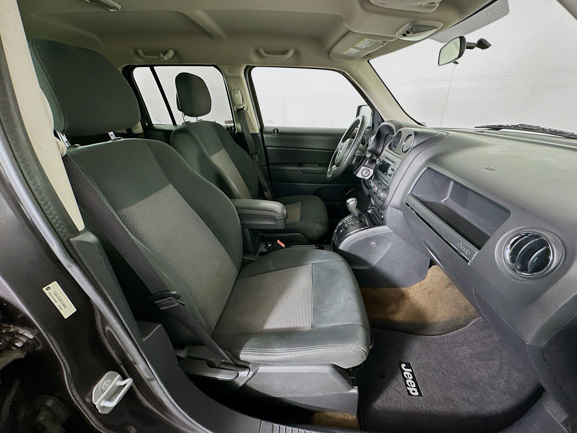 Used 2015 Jeep Patriot Latitude AWD/4WD image 27