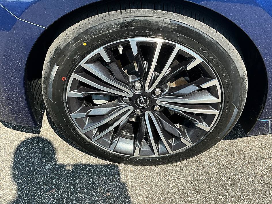 Used 2017 Nissan Maxima 3.5 SL FWD image 10
