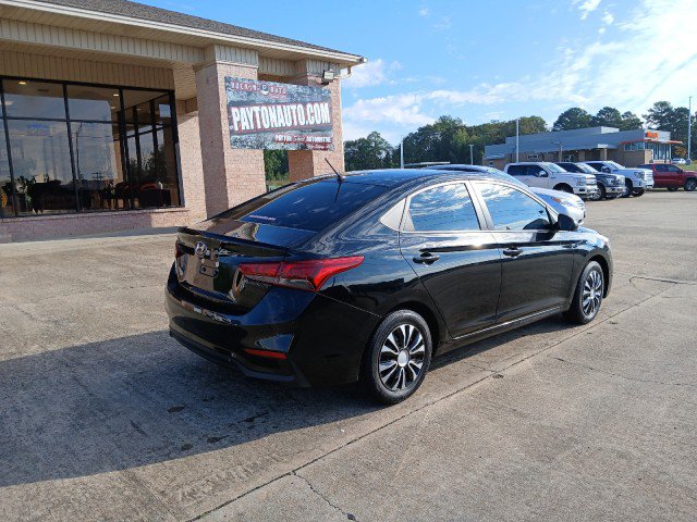 Used 2022 Hyundai Accent SE image 3