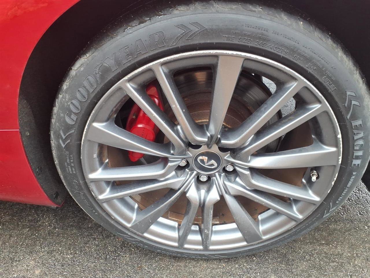 Used 2017 INFINITI Q60 Red Sport 400 image 7