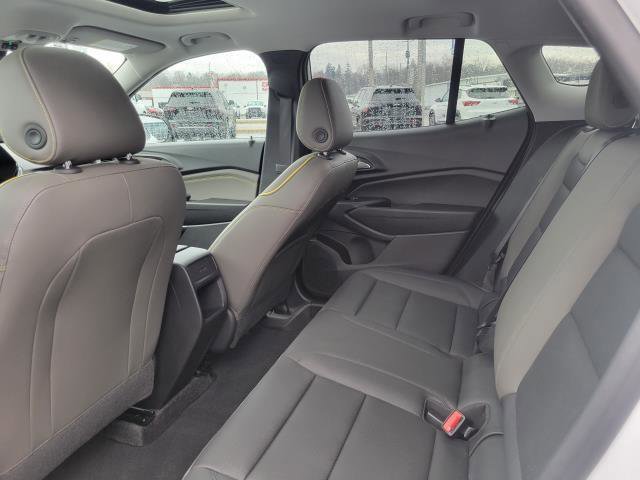 Used 2024 Chevrolet Trax ACTIV w/ Sunroof Package image 23