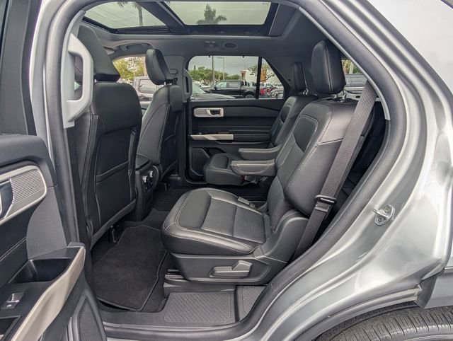 Used 2023 Ford Explorer Limited w/ Equipment Group 301A image 8