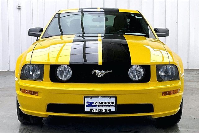 Used 2005 Ford Mustang GT RWD image 3
