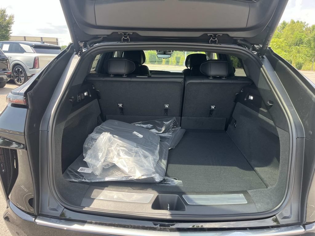 New 2027 Cadillac Lyriq Premium Luxury AWD/4WD image 12