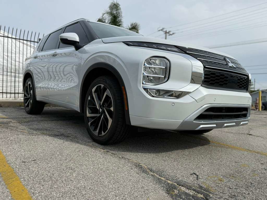 Used 2022 Mitsubishi Outlander SEL image 7