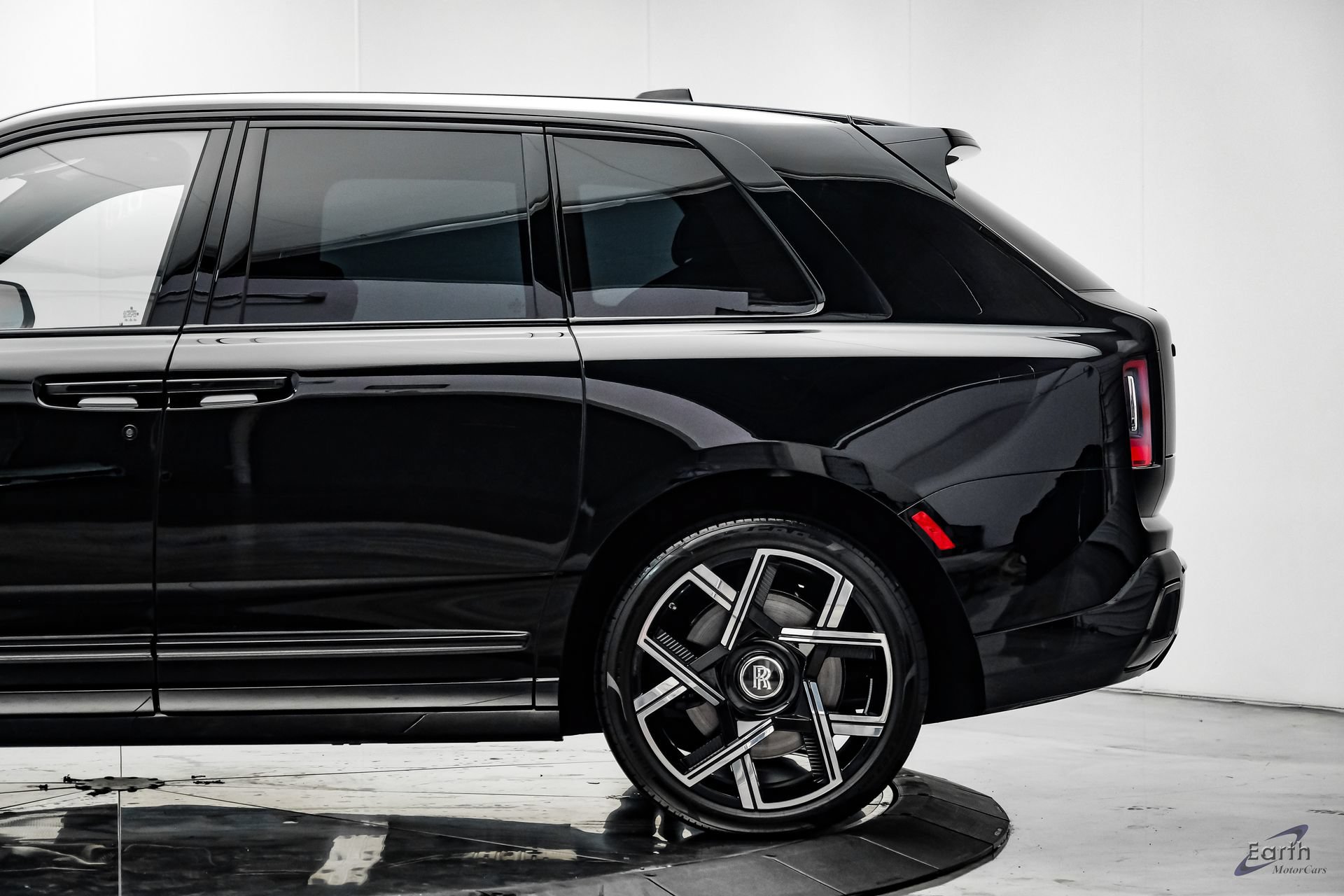 Used 2026 Rolls-Royce Cullinan Black Badge AWD/4WD image 11