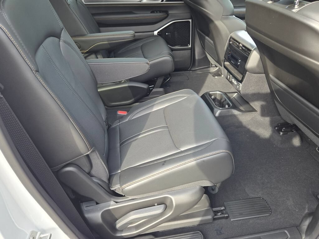 New 2026 Jeep Grand Wagoneer 4WD image 14
