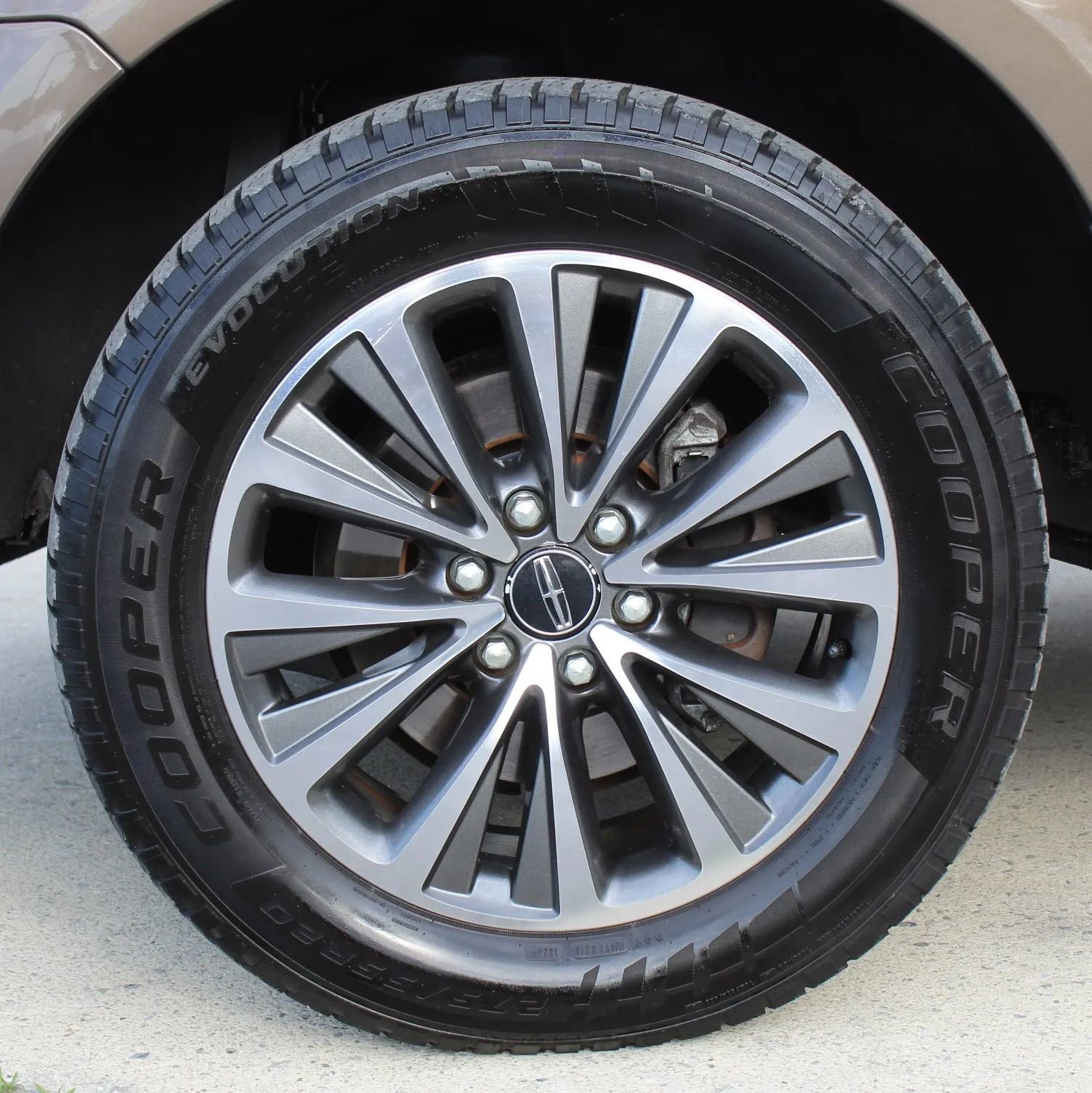 Used 2017 Lincoln Navigator L Select RWD image 9