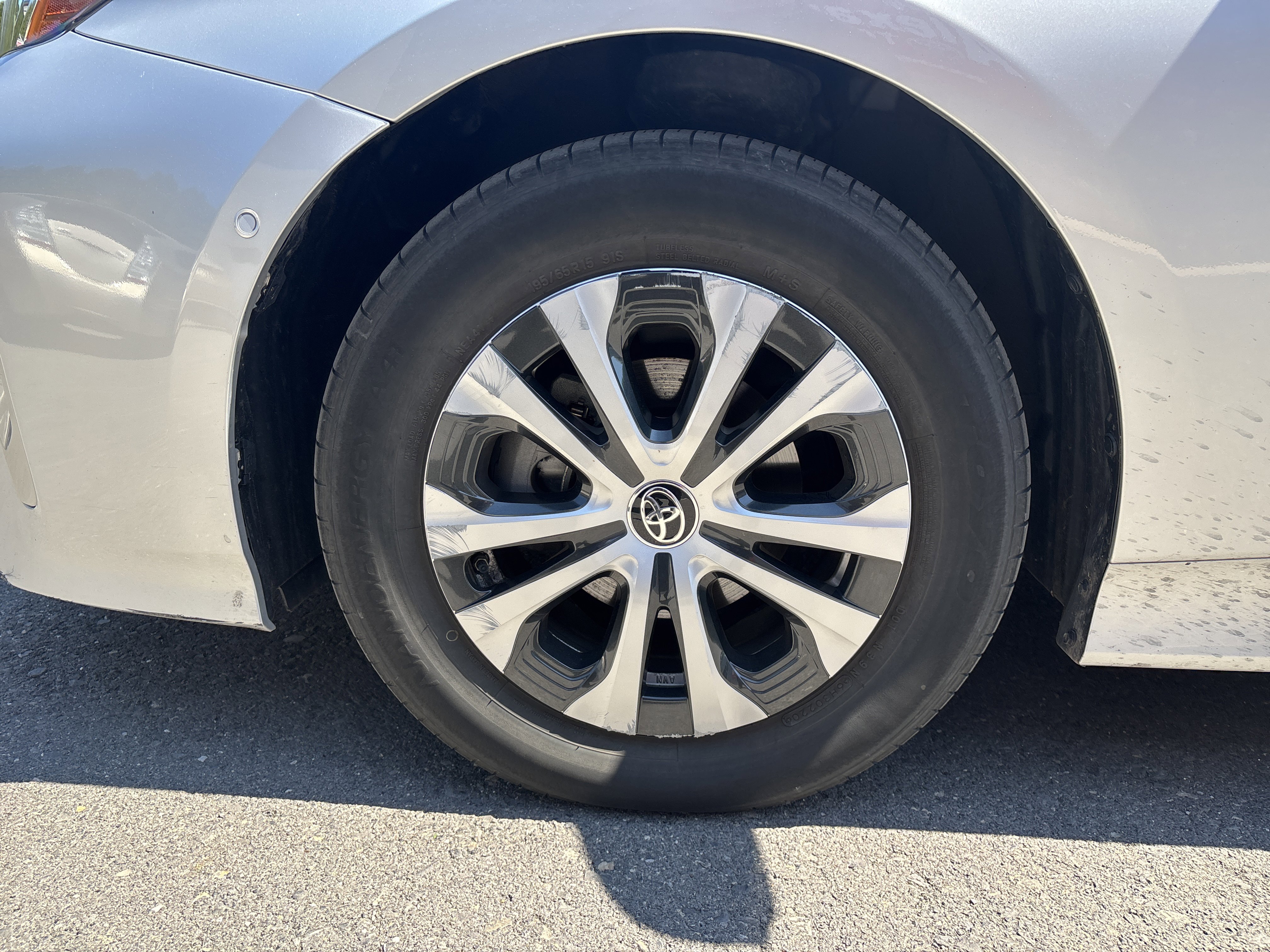 Used 2020 Toyota Prius XLE w/ Advanced Technology Package image 10