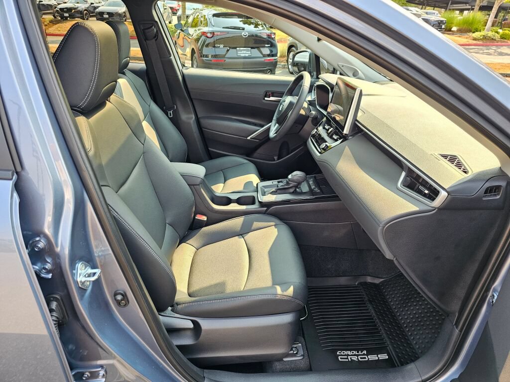 Used 2026 Toyota Corolla Cross XLE w/ Convenience Package AWD/4WD image 31