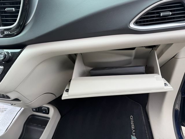 Used 2017 Chrysler Pacifica Touring Plus FWD image 34