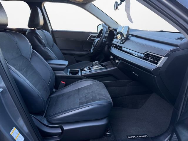 Used 2024 Mitsubishi Outlander SE Black Edition image 15